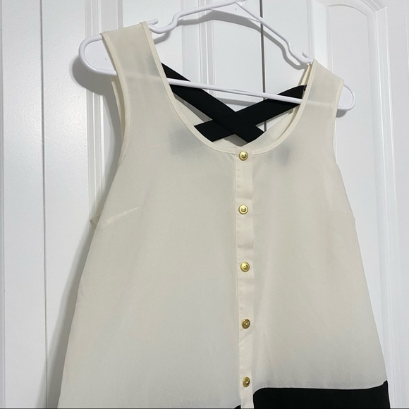 Women’s Top Size Medium - Picture 2 of 4